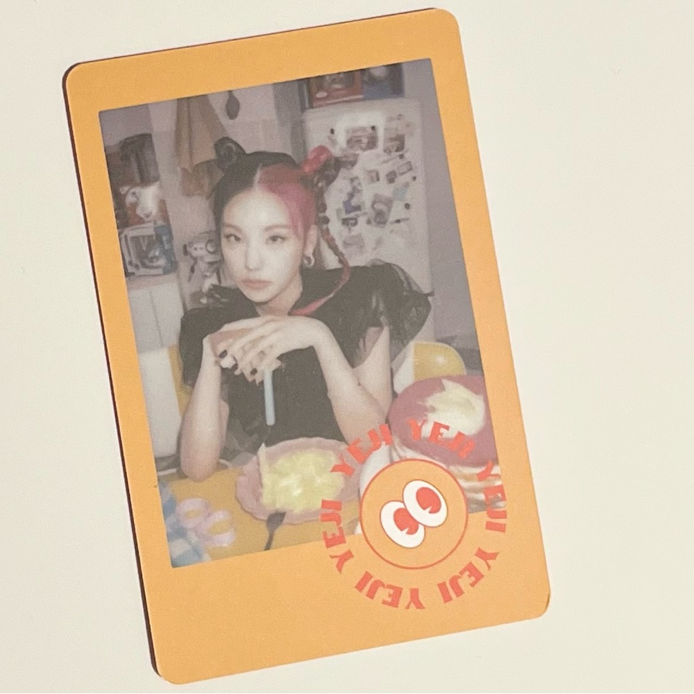 Itzy photocard